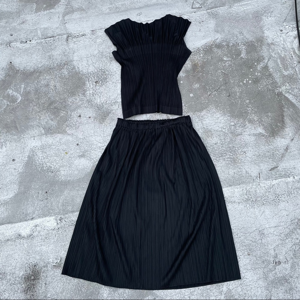 Issey Miyake Pleats Please Set